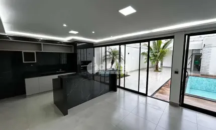Casa residencial disponível para locação e venda no bairro brasil em uberlândia-mg.