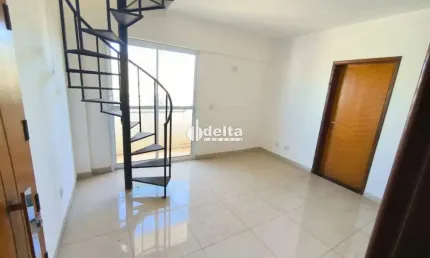 Cobertura disponível para locação no bairro santa mônica em uberlândia-mg