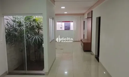 Casa residencial disponível para locação no bairro jardim patrícia em uberlândia-mg.