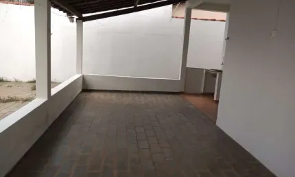 Casa com 3 quartos para alugar na Cidade Jardim, Uberlândia 