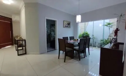 Casa residencial disponível para locação no bairro santa mônica em uberlândia-mg.