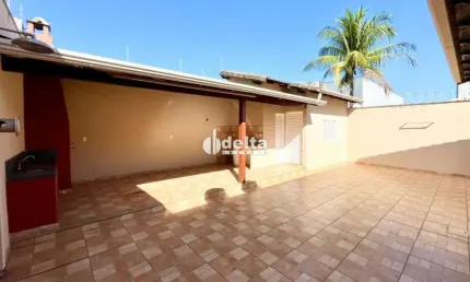 Casa residencial disponível para locação no bairro santa mônica em uberlândia-mg.