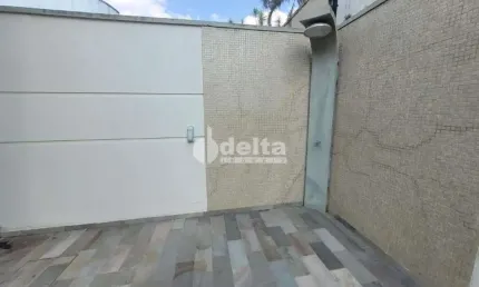 Casa residencial disponível para locação no bairro jardim karaiba em uberlândia-mg