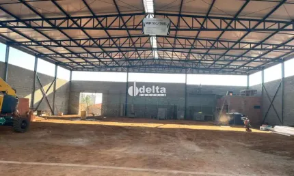 Galpão disponível para locação no bairro locação em uberlândia-mg