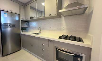 Apartamento mobiliado de dois quartos a venda no bairro Centro, Tubarão/SC.