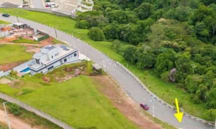 TERRENO À VENDA NO  CONDOMÍNIO VILLA D'ORO VINHEDO-SP