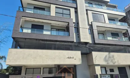 Apto 90 mts2 com 2 suítes mobiliado , amplo terraço com churrasqueira e vista maravilhosa de mariscal, 2 vagas, piscina aquecida e salão de festas,.