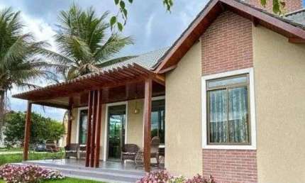 Excelente Casa Mobiliada em Condomínio em Bananeiras com 3 Quartos sendo 1 Suíte, Lazer