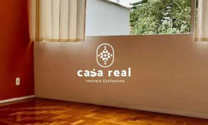 Apartamento iluminado e arejado no coração de Petrópolis
