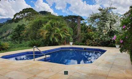 Casa com 5 Suítes em Condômino com vista linda, em Itaipava Petrópolis.