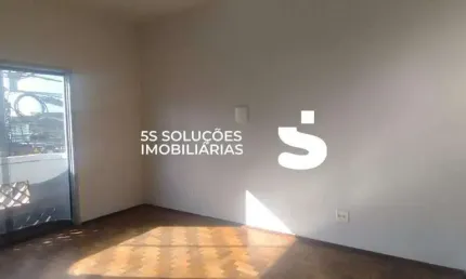 Maravilhosa casa de 3 quartos em localização privilegiada no alto dos passos