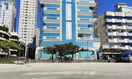 Apartamento com 4 quartos à venda na Rua 303, 06, Meia Praia, Itapema