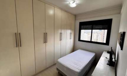 Apartamento mobiliado 3 dormitórios Classic com varanda e vista livre