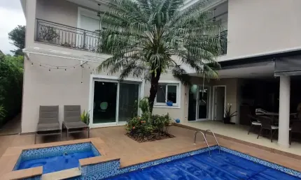 Aluga-se casa de luxo de 450m² – 4 suítes no residencial conde ii