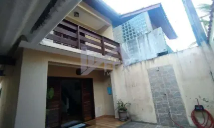 Sobrado para Venda em Itanhaém, Praia dos Sonhos, 2 dormitórios, 2 suítes, 2 banheiros, 1 vaga