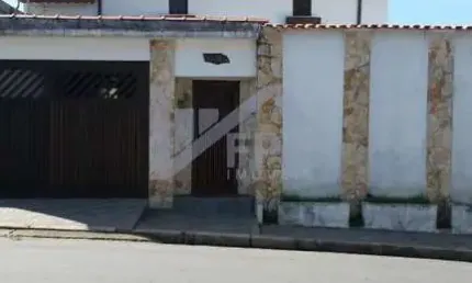 Casa Alto Padrão para Venda em Itanhaém, Centro, 5 dormitórios, 1 suíte, 4 banheiros, 3 vagas