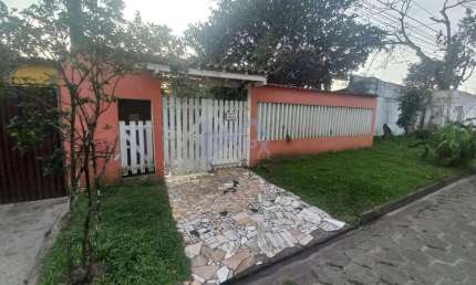Casa para Venda em Itanhaém, Balneário Iemanjá, 2 dormitórios, 2 banheiros, 6 vagas