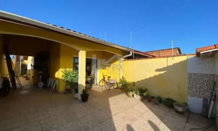 Casa para Venda em Itanhaém, Jardim Grandesp, 3 dormitórios, 2 suítes, 1 banheiro, 3 vagas