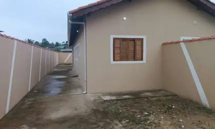 Casa para Venda em Itanhaém, Jardim Umuarama, 2 dormitórios, 1 suíte, 1 banheiro, 2 vagas