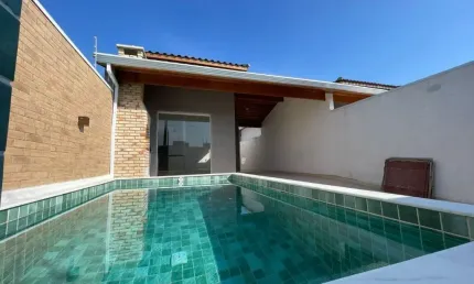 Casa nova com piscina e 02 dormitórios a venda  no flora rica  em Peruíbe