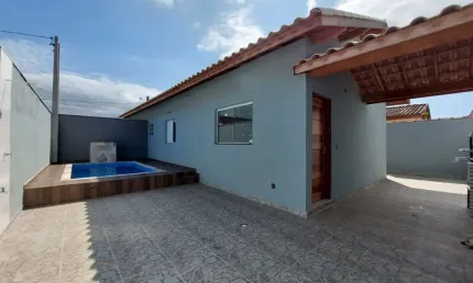 Casa para Venda, Itanhaém / SP. Possui 02 dormitórios e piscina