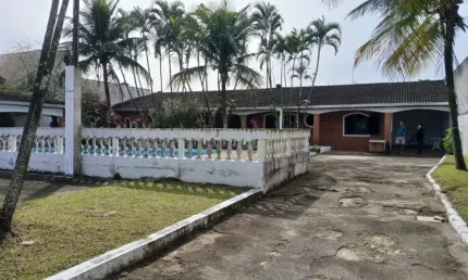 Chácara para Venda, Itanhaém / SP. Possui 03 dormitórios e piscina