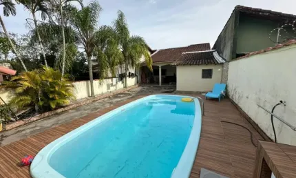 Casa para Venda, Itanhaém / SP. Possui piscina e 03 dormitórios.