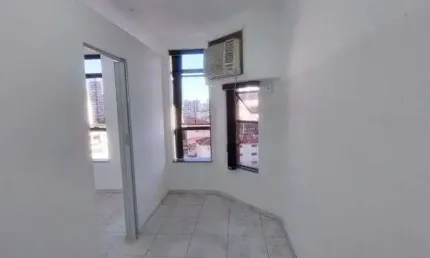 Imóvel para aluguel tem 60 metros quadrados em Embaré - Santos - SP