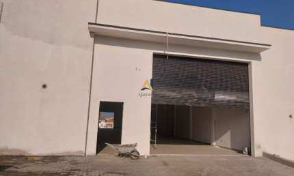 Salão para Locação no bairro Parque Terras de Santa Maria, 5 vagas, 550 m