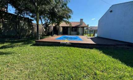 Imóvel em excelente localização com piscina e próximo da praia.