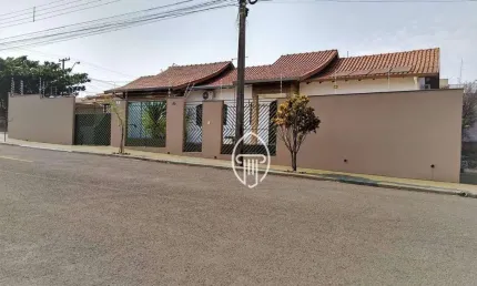 Casa com 3 dormitórios à venda, 205 m² por R$ 750.000,00 - Boa Vista - Ibiporã/PR