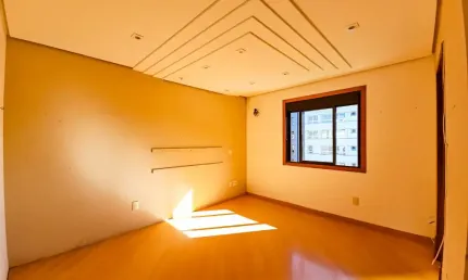 Oportunidade imóvel 3 dormitorios, 1 suite com 2 vagas de garagens cobertas. Na tristeza.