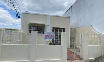 Casa para Venda em Pesqueira, Centro, 3 dormitórios, 1 suíte, 2 banheiros, 1 vaga