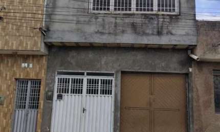 Casa para Venda em Pesqueira, Centenário, 2 dormitórios, 1 suíte, 1 banheiro, 2 vagas