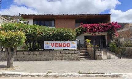 Casa para Venda em Pesqueira, Centro, 6 dormitórios, 2 suítes, 4 banheiros, 2 vagas