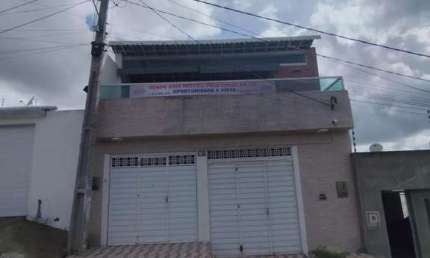 Casa para Venda em Pesqueira, Centro, 6 dormitórios, 5 banheiros, 2 vagas