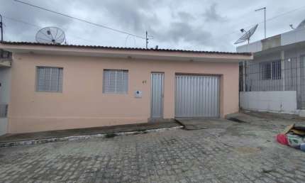 Casa para Venda em Pesqueira, Prado, 3 dormitórios, 1 suíte, 2 banheiros, 1 vaga