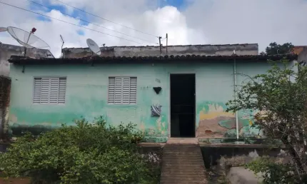 Casa para Venda em Pesqueira, Centro, 3 dormitórios, 1 banheiro, 2 vagas