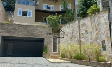 Casa de Alto Padrão em Condomínio Fechado - Pendotiba, Niterói