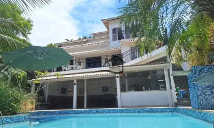 Casa de alto padrão em condomínio fechado em Pendotiba em Niterói.