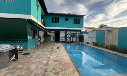 Excelente Casa no Maravista em Niterói, a 250 metros dos principais mercados.
