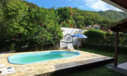 Casa com 3 quartos para alugar na Rua Treze, Serra Grande, Niterói