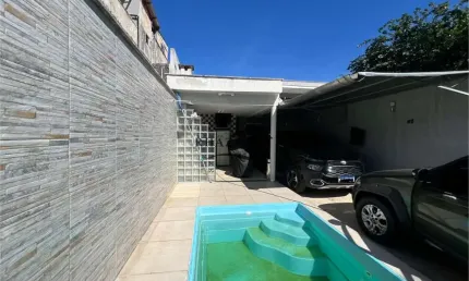 Casa no Maravista, Niterói, 1ª quadra da AV Central, a 150 metros do Supermarkt.