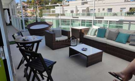 Excelente Cobertura Linear 4 quartos no condomínio Oasis em Camboinhas, Niterói.