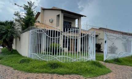 Sobrado para alugar em Jataí, Divino Espírito Santo, com 4 quartos, com undefined m²