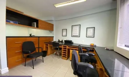 Excelente sala comercial para locação no Horto Florestal - Salvador-BA