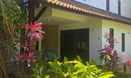 Casa Duplex com 3 quartos sendo 2 suítes em Itacimirim