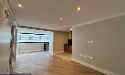 Alphaville I Apartamento 2/4, Paralela Salvador. Reformado. Armários Planejados NOVOS!