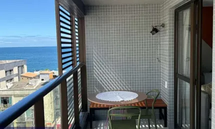 Belíssimo apartamento, nascente, decorado e mobiliado, no Farol da Barra