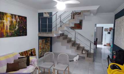 Excelente casa tríplex 4/4,  com área de 250m² de área construída  e 410m² área total em Stella Maris.